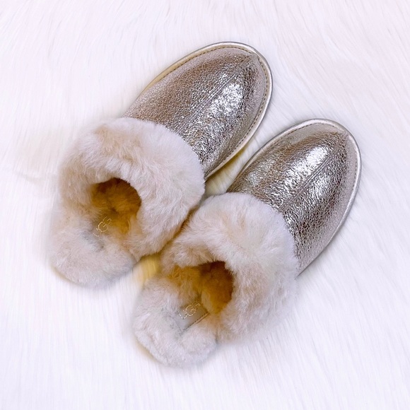 UGG Women’s Scuffette II Metallic Sparkle Soft Gold Leather Slippers - Picture 3 of 9